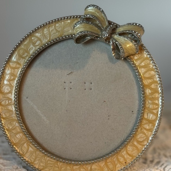 Other - Elegant Gold Picture Frame with Bow Accent